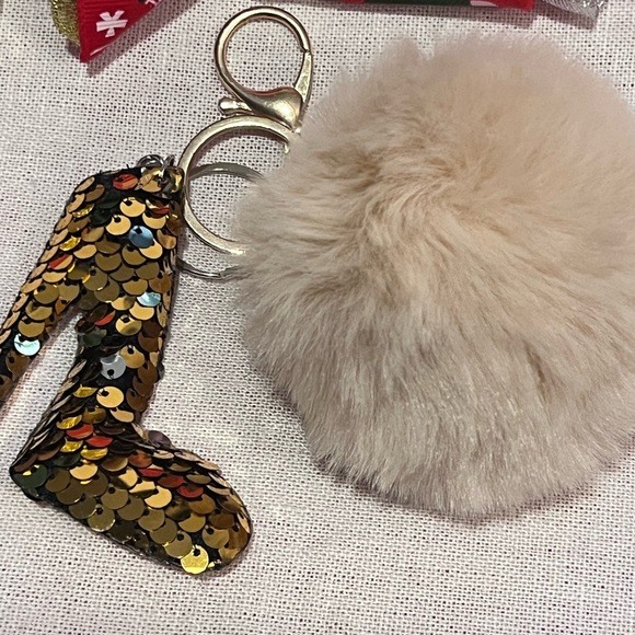 Christmas Hair Bows with Fluffy Key Chain. - Picture 5 of 5